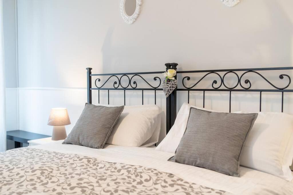 Terrazze Italiane City Center - White Apartment Werona Zewnętrze zdjęcie